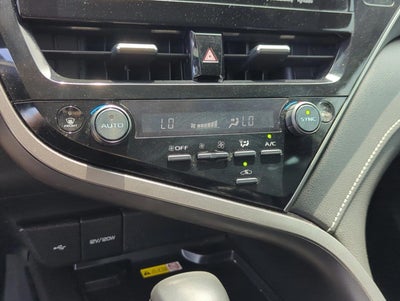 2024 Toyota Camry SE Auto (SE)