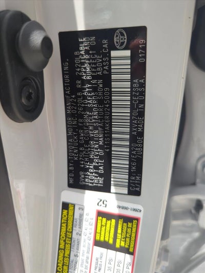 2024 Toyota Camry SE Auto (SE)