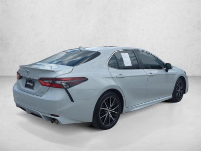 2024 Toyota Camry SE Auto (SE)