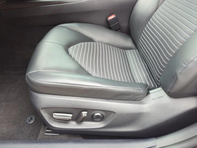 2024 Toyota Camry SE Auto (SE)