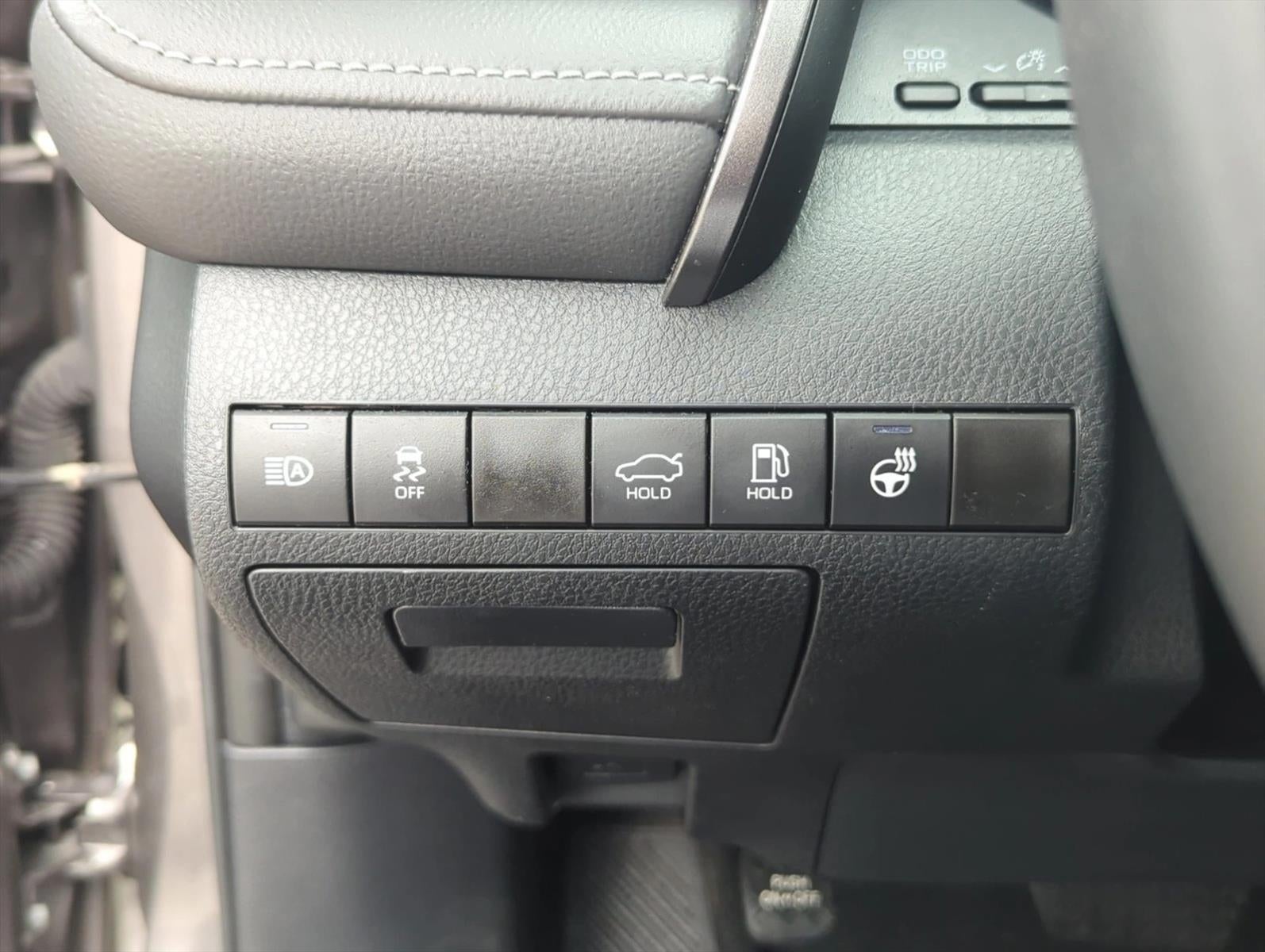 2024 Toyota Camry SE Auto (SE)