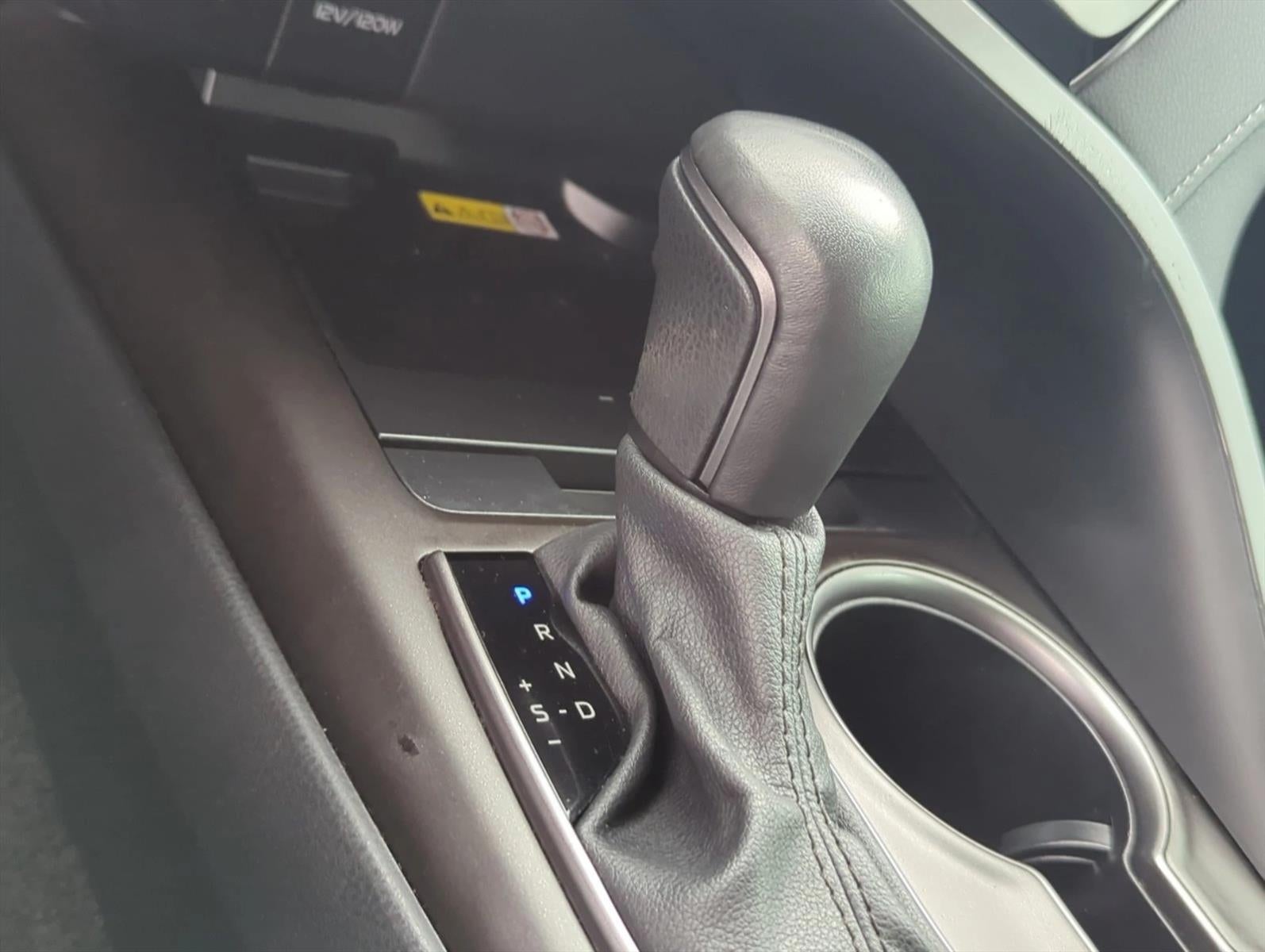 2024 Toyota Camry SE Auto (SE)