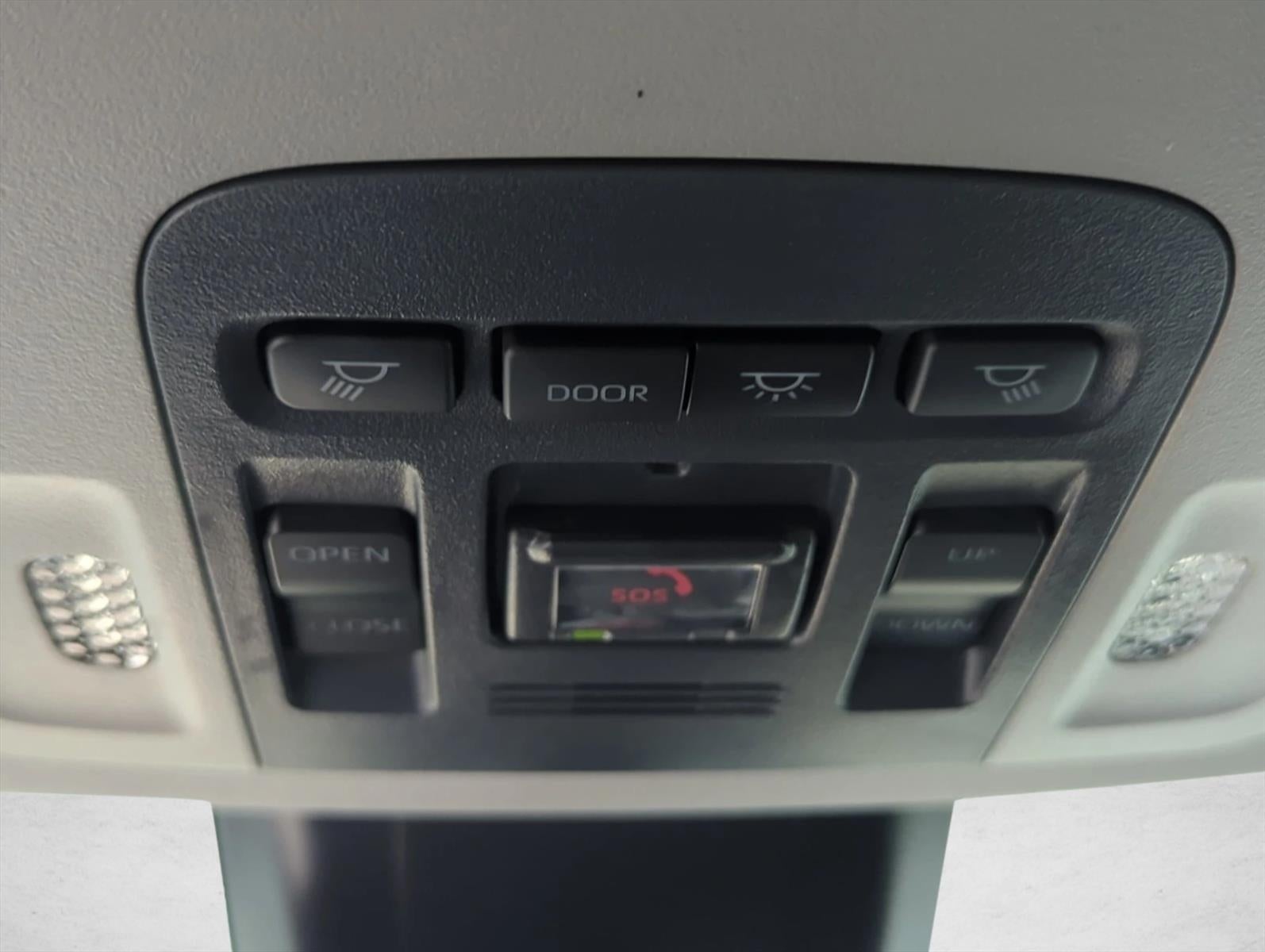 2024 Toyota Camry SE Auto (SE)