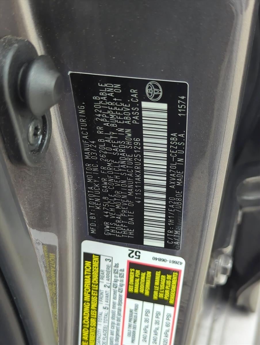 2024 Toyota Camry SE Auto (SE)
