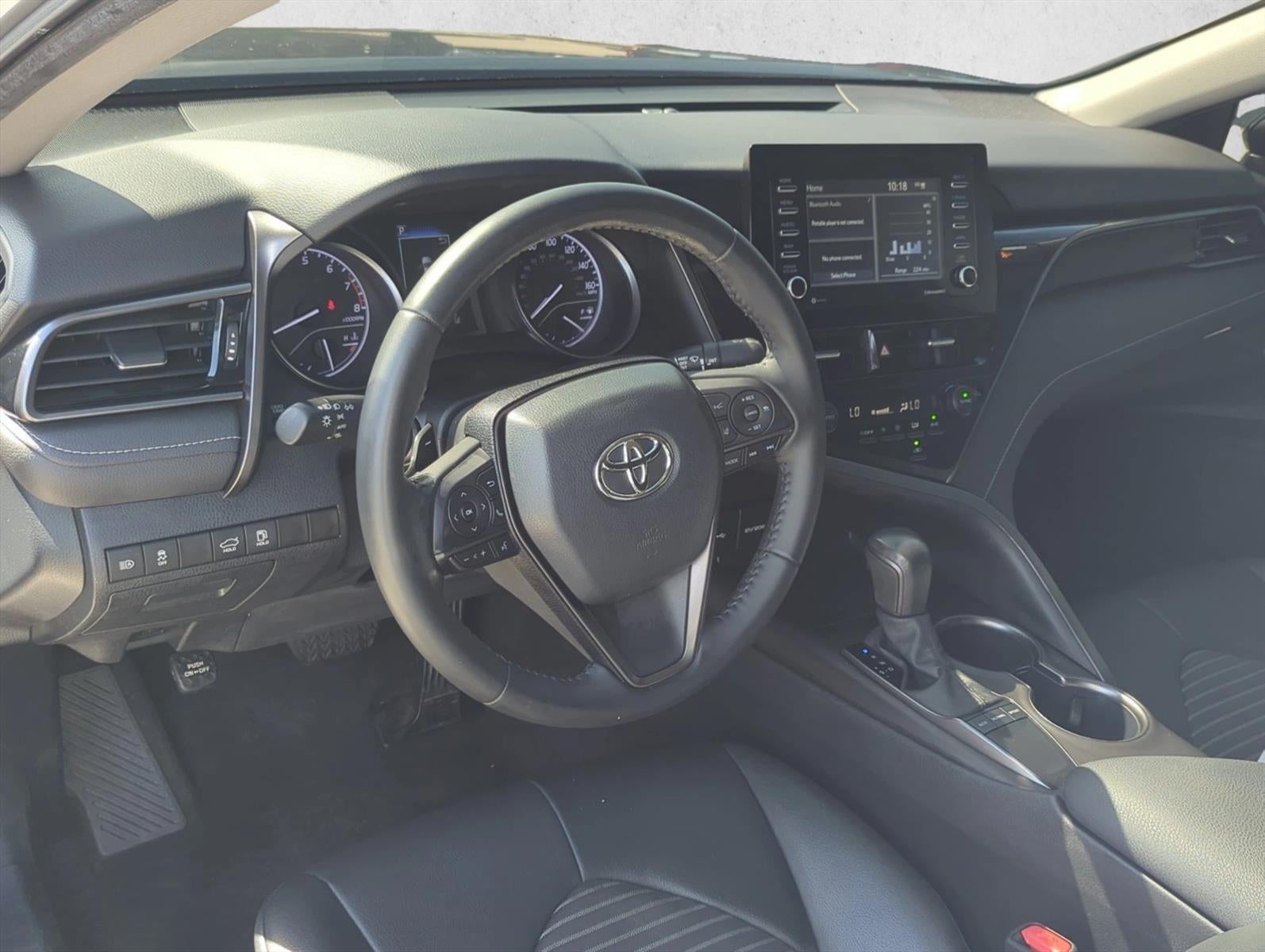 2022 Toyota Camry SE Auto (SE)