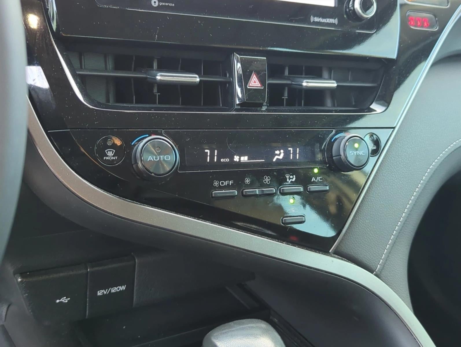 2024 Toyota Camry SE Auto (SE)