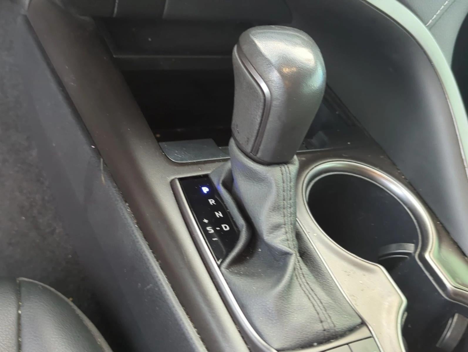 2024 Toyota Camry SE Auto (SE)