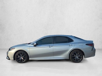2024 Toyota Camry SE Auto (SE)