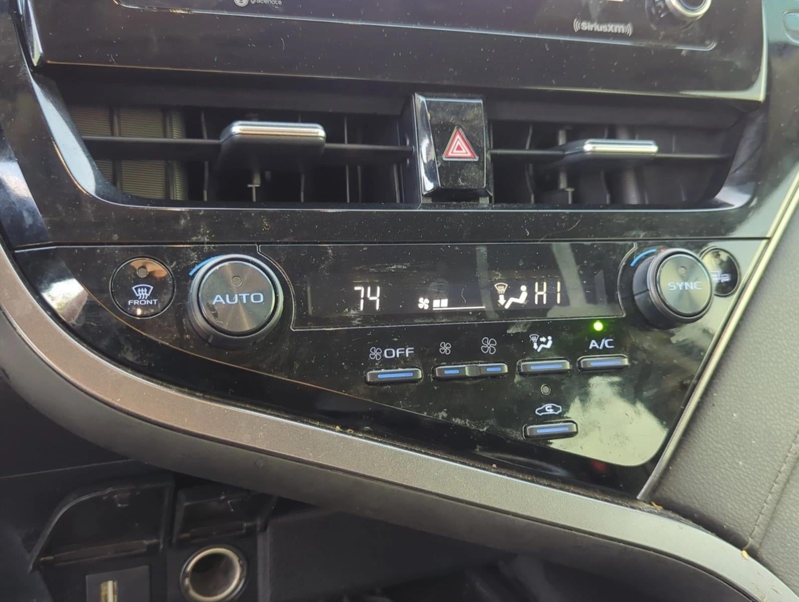 2024 Toyota Camry SE Auto (SE)