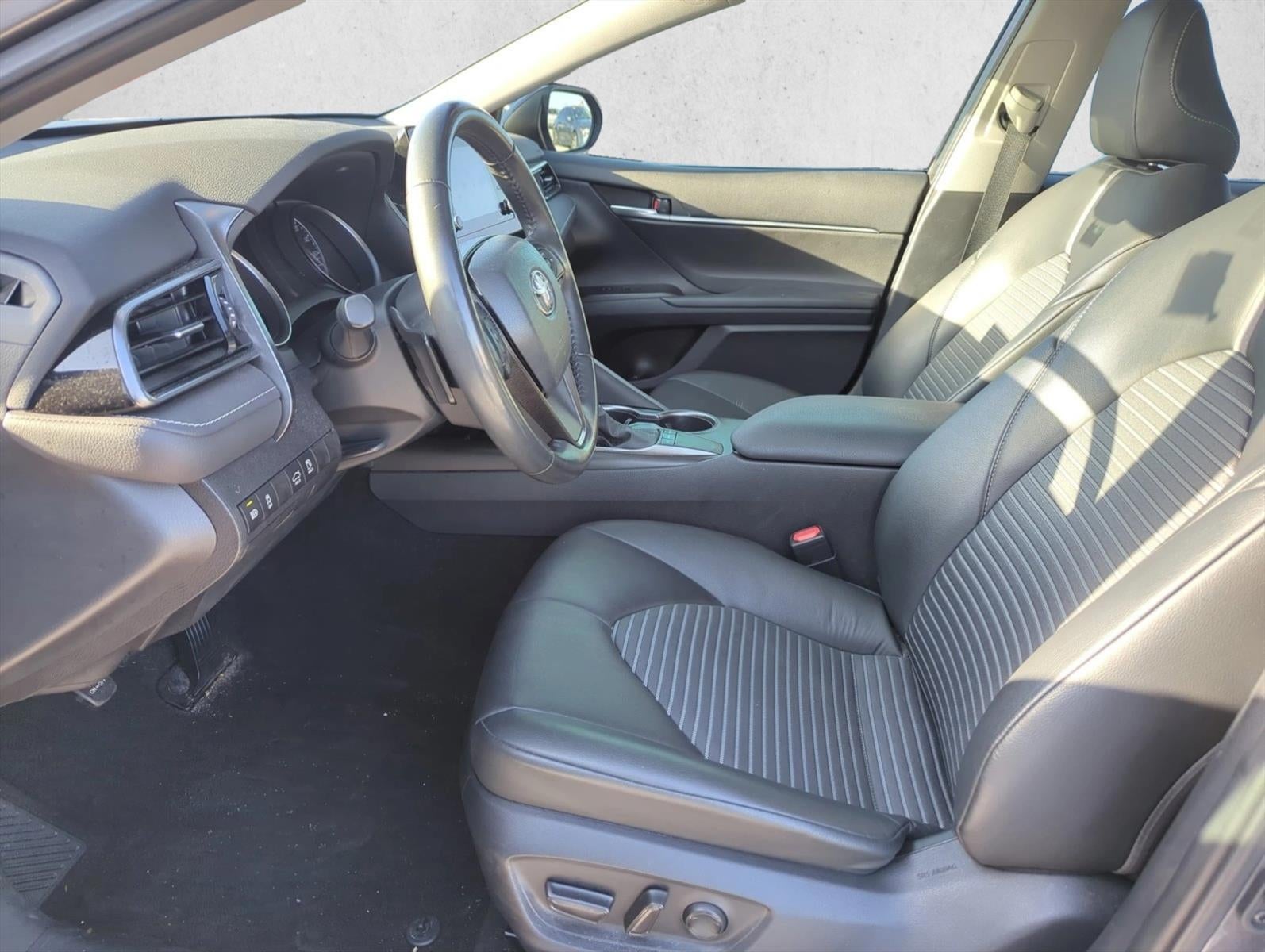 2023 Toyota Camry SE Auto (SE)