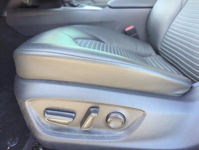 2023 Toyota Camry SE Auto (SE)