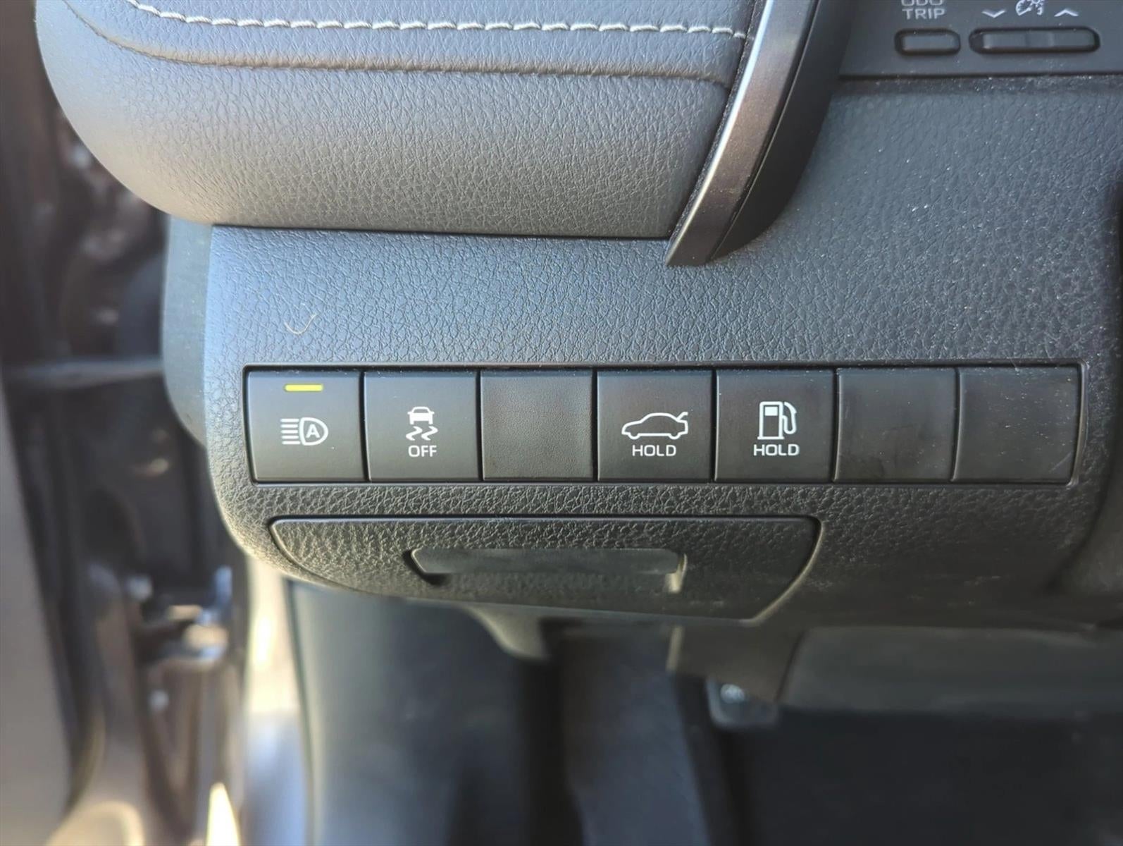 2023 Toyota Camry SE Auto (SE)