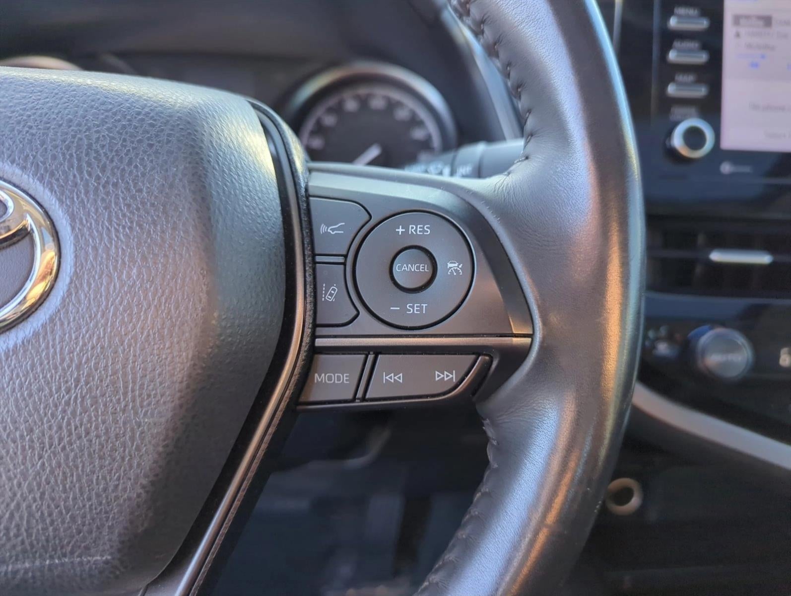 2023 Toyota Camry SE Auto (SE)