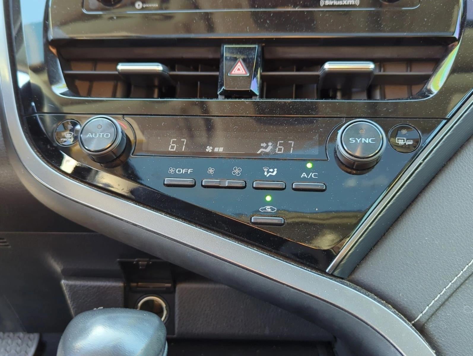 2023 Toyota Camry SE Auto (SE)