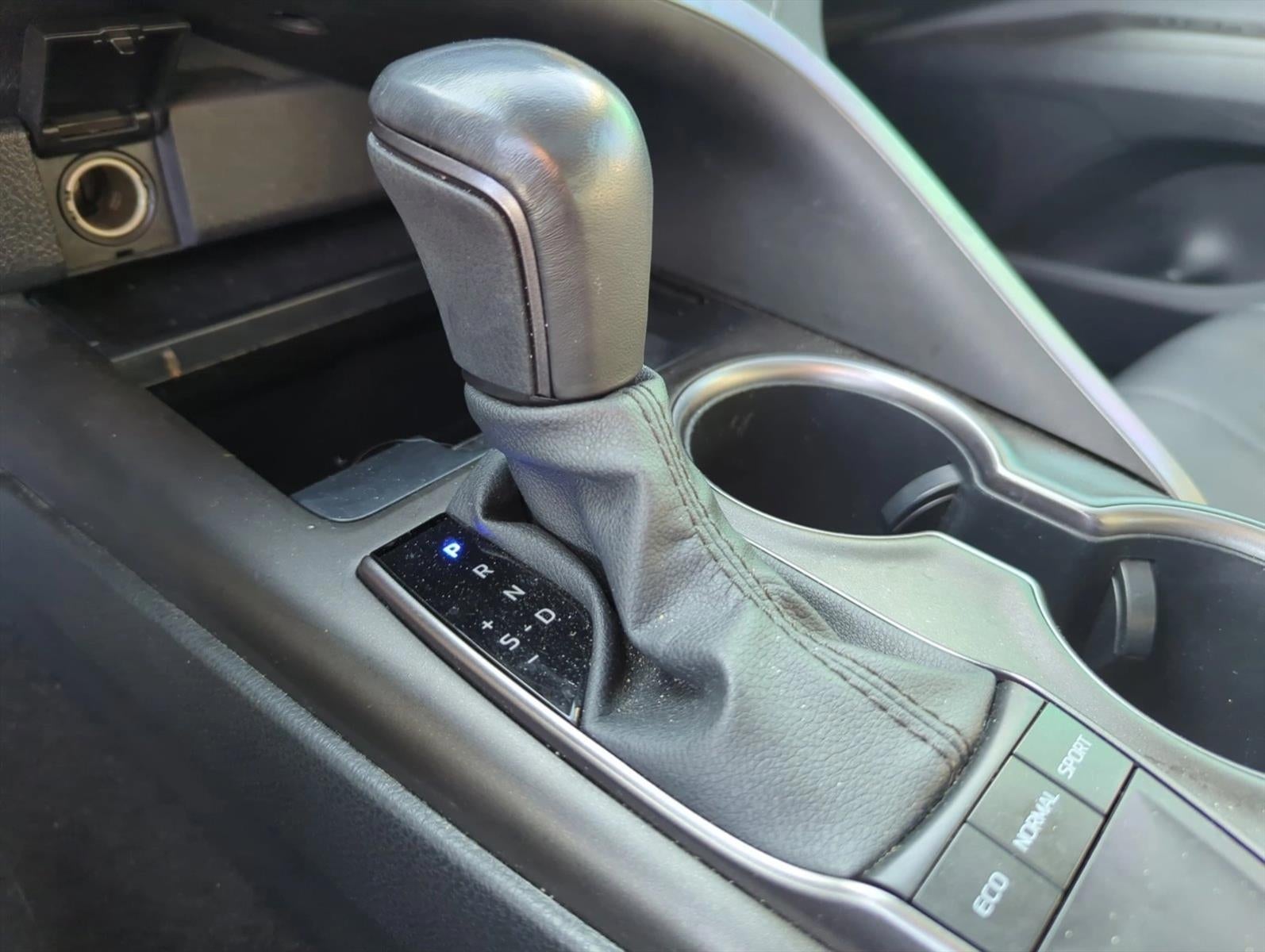 2023 Toyota Camry SE Auto (SE)