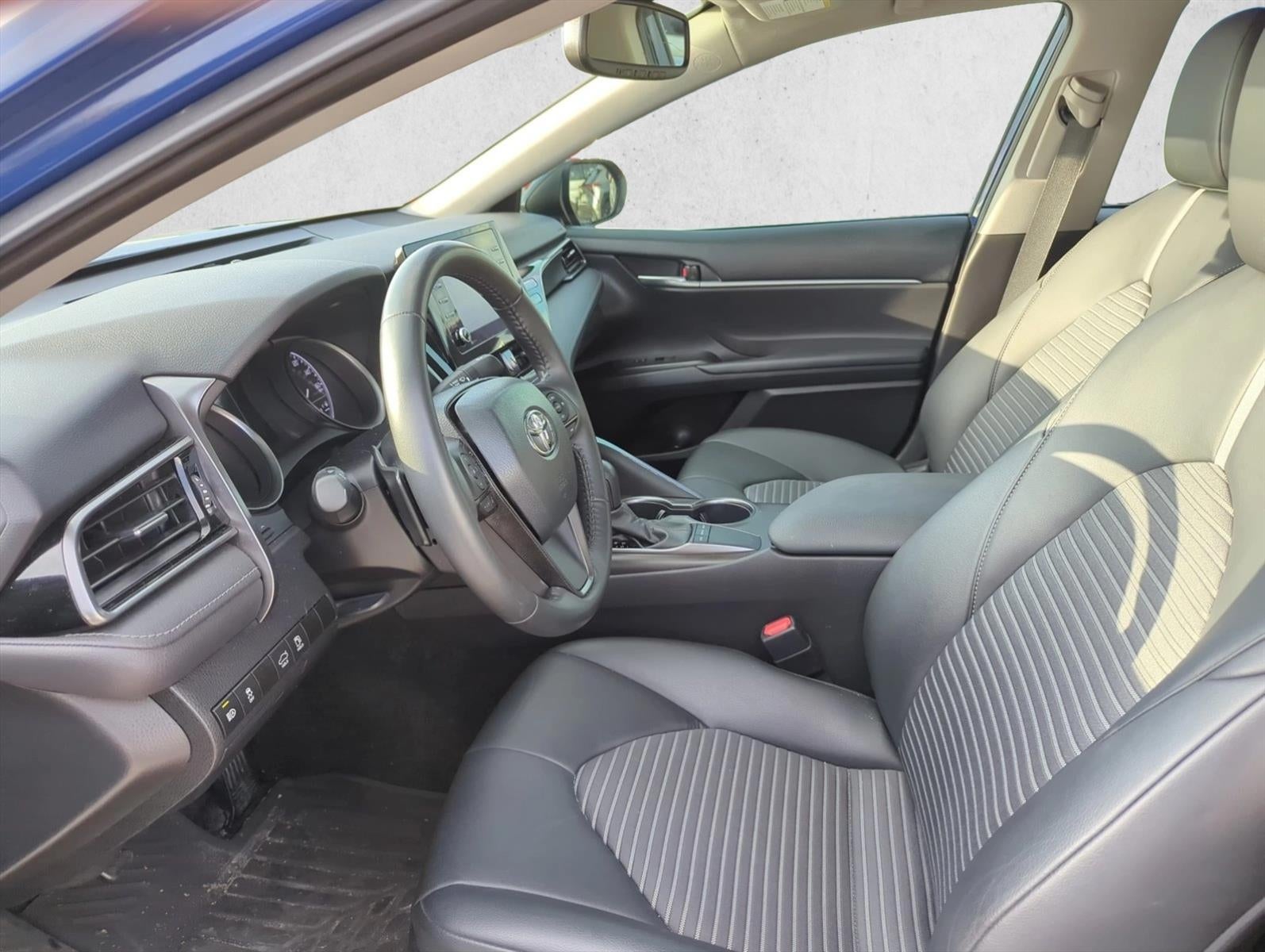 2023 Toyota Camry SE Nightshade Auto (Natl)