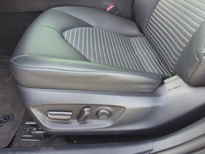 2024 Toyota Camry SE Auto (SE)