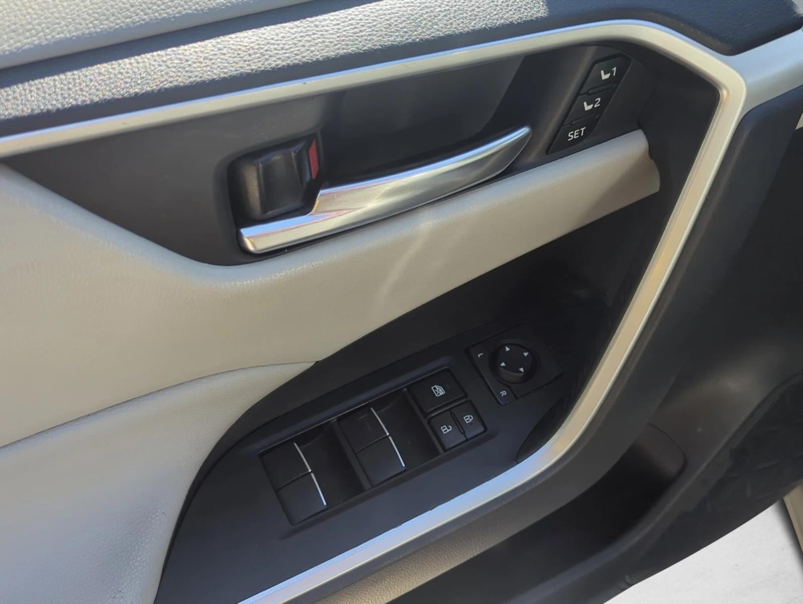 2021 Toyota RAV4 Hybrid XLE Premium AWD (Natl)