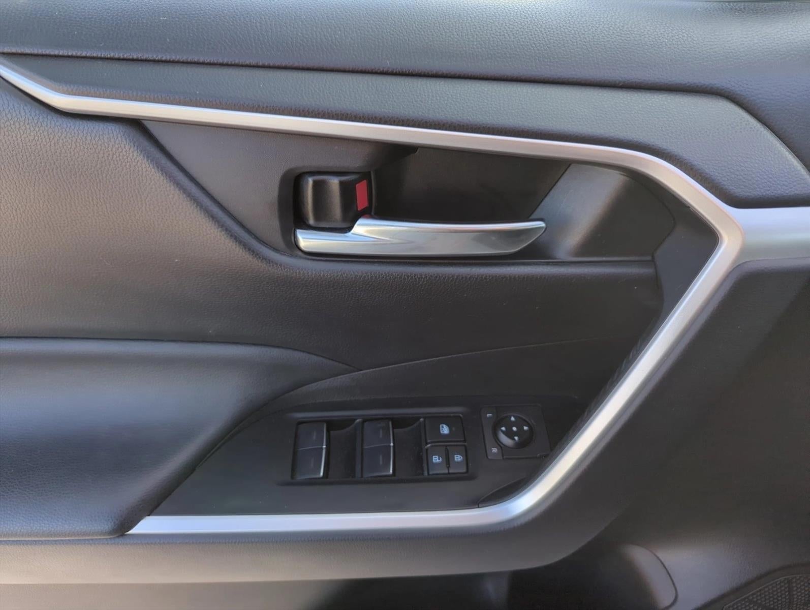 2022 Toyota RAV4 Hybrid XLE AWD (Natl)