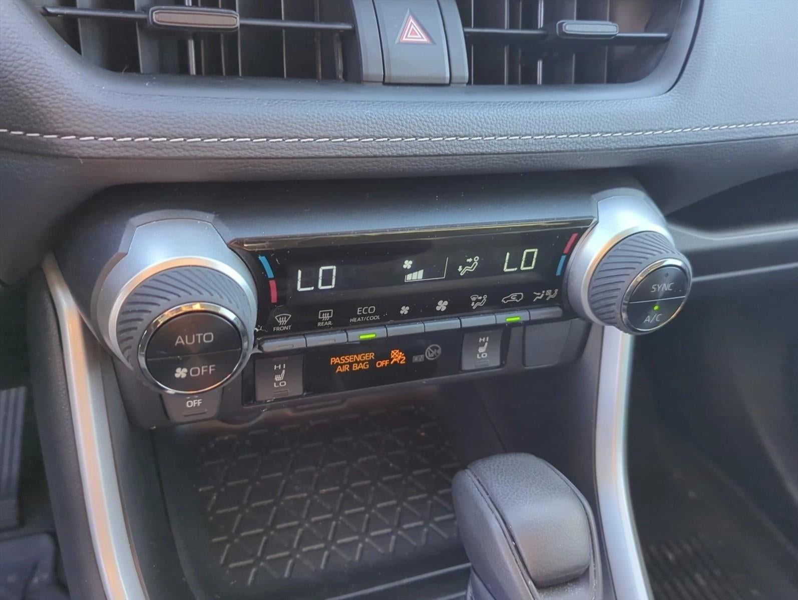 2022 Toyota RAV4 Hybrid XLE AWD (Natl)