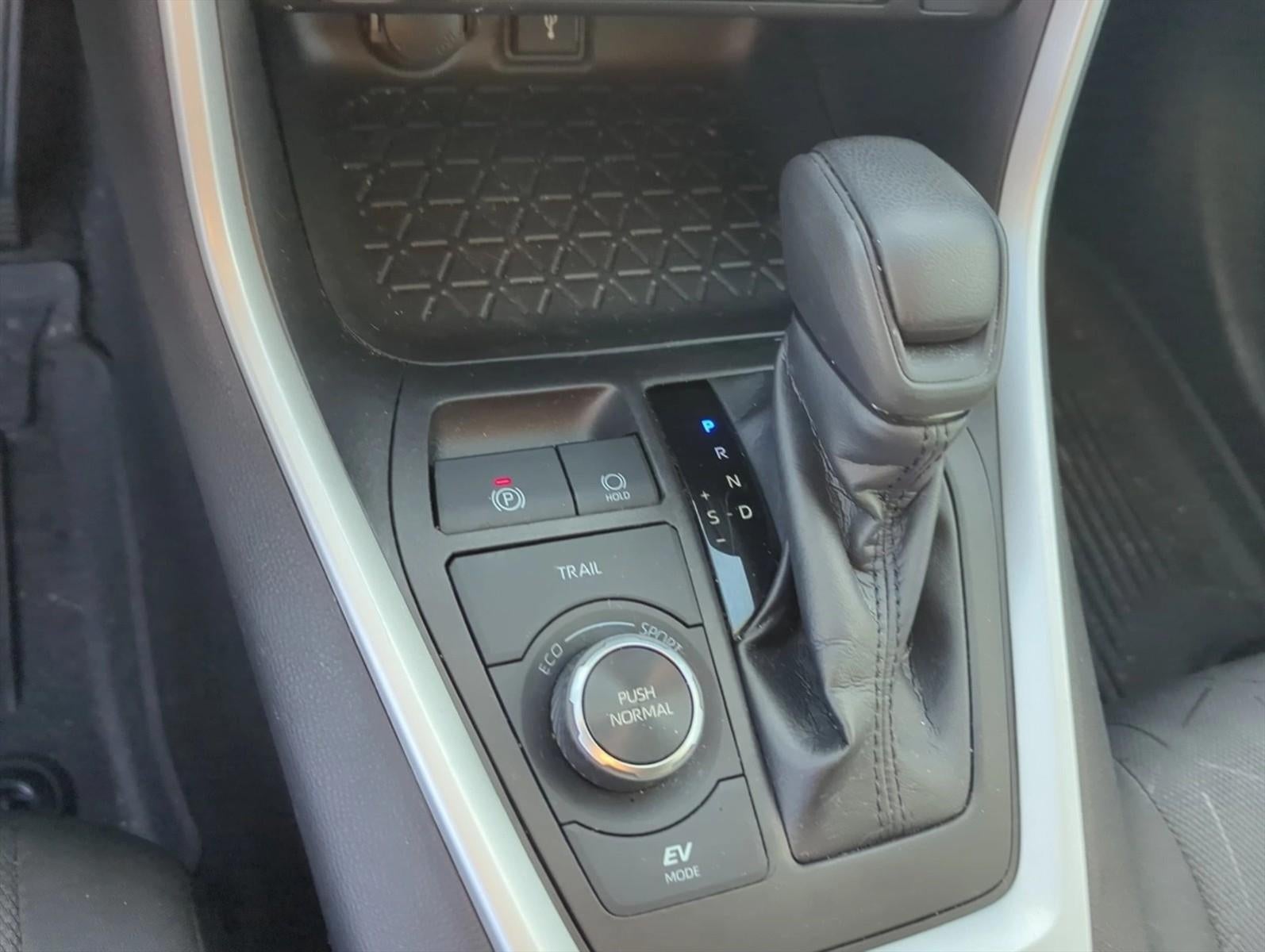 2022 Toyota RAV4 Hybrid XLE AWD (Natl)