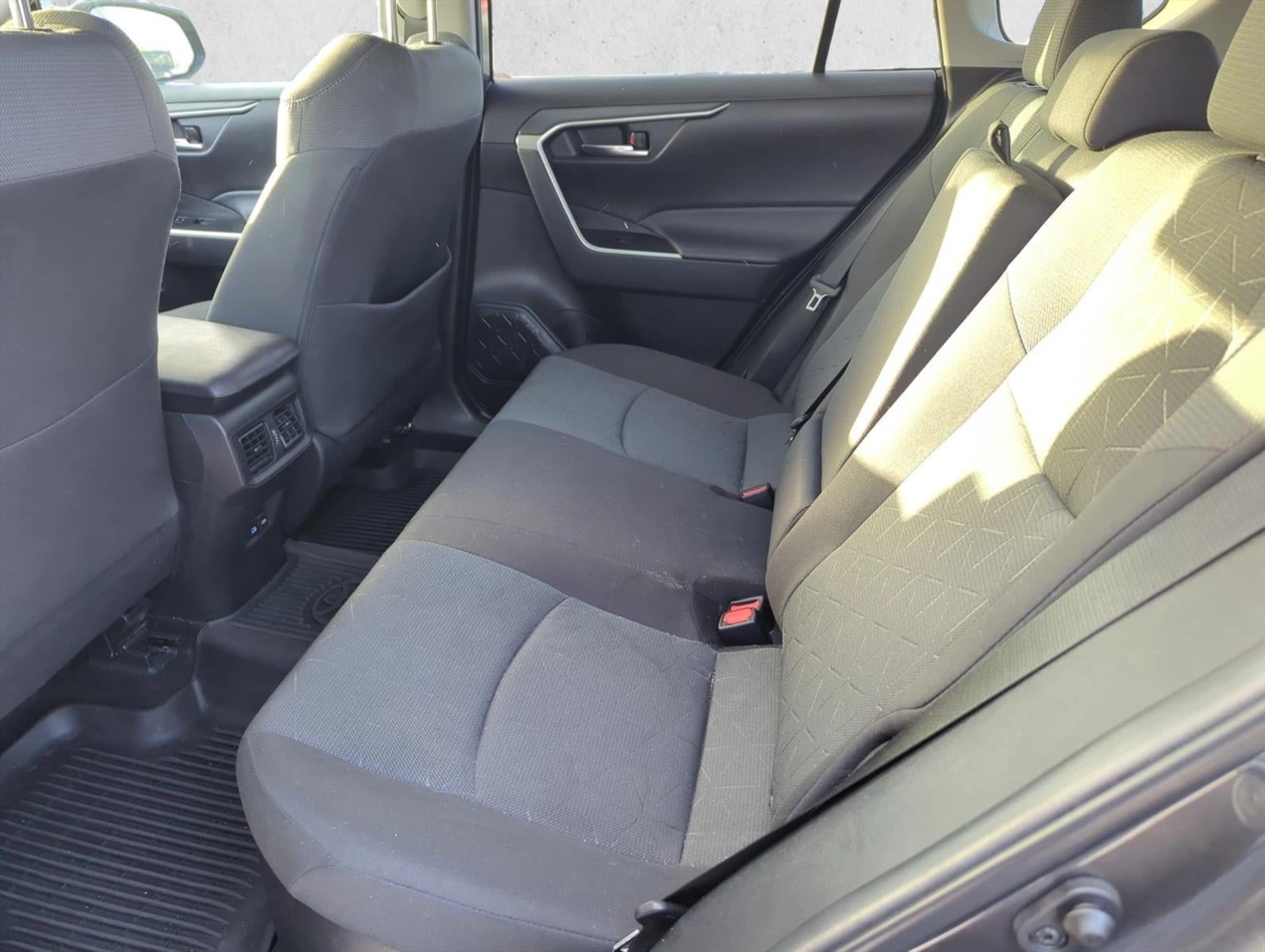 2022 Toyota RAV4 Hybrid XLE AWD (Natl)