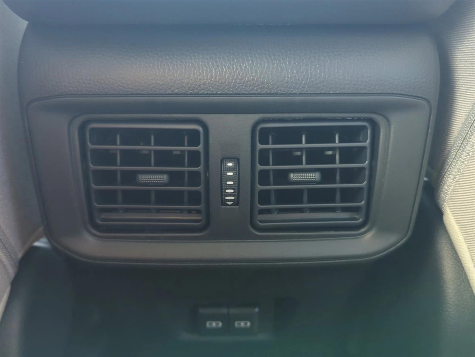 2025 Toyota RAV4 Hybrid XLE AWD (Natl)