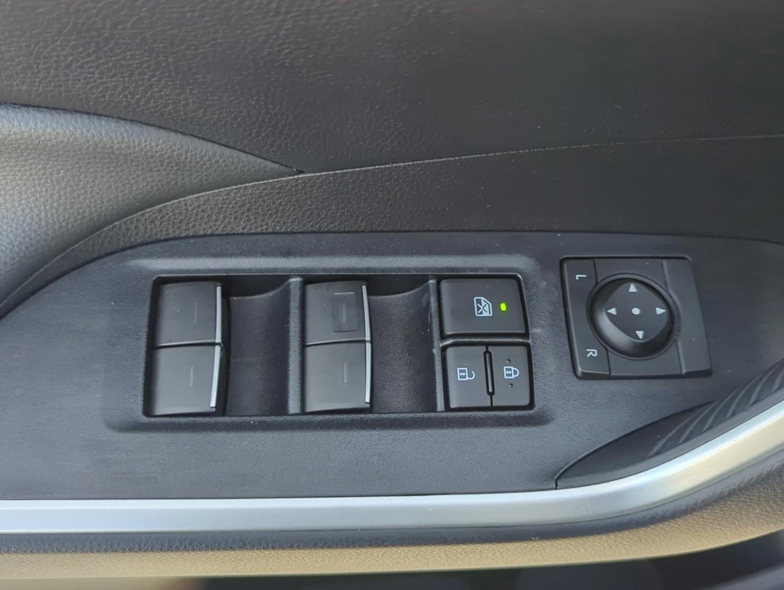 2025 Toyota RAV4 Hybrid XLE AWD (Natl)