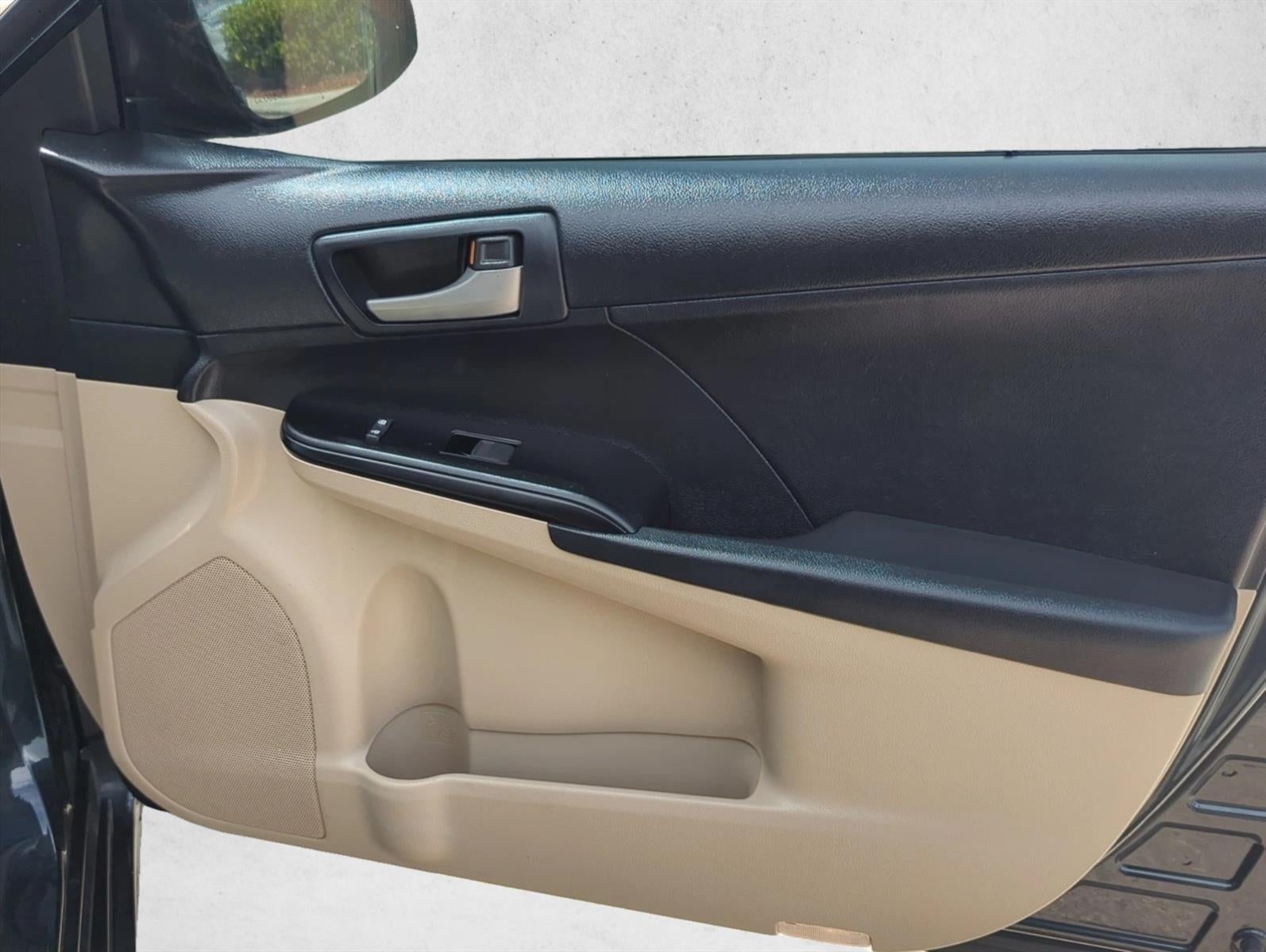 2012 Toyota Camry 4dr Sdn I4 Auto LE (Natl)