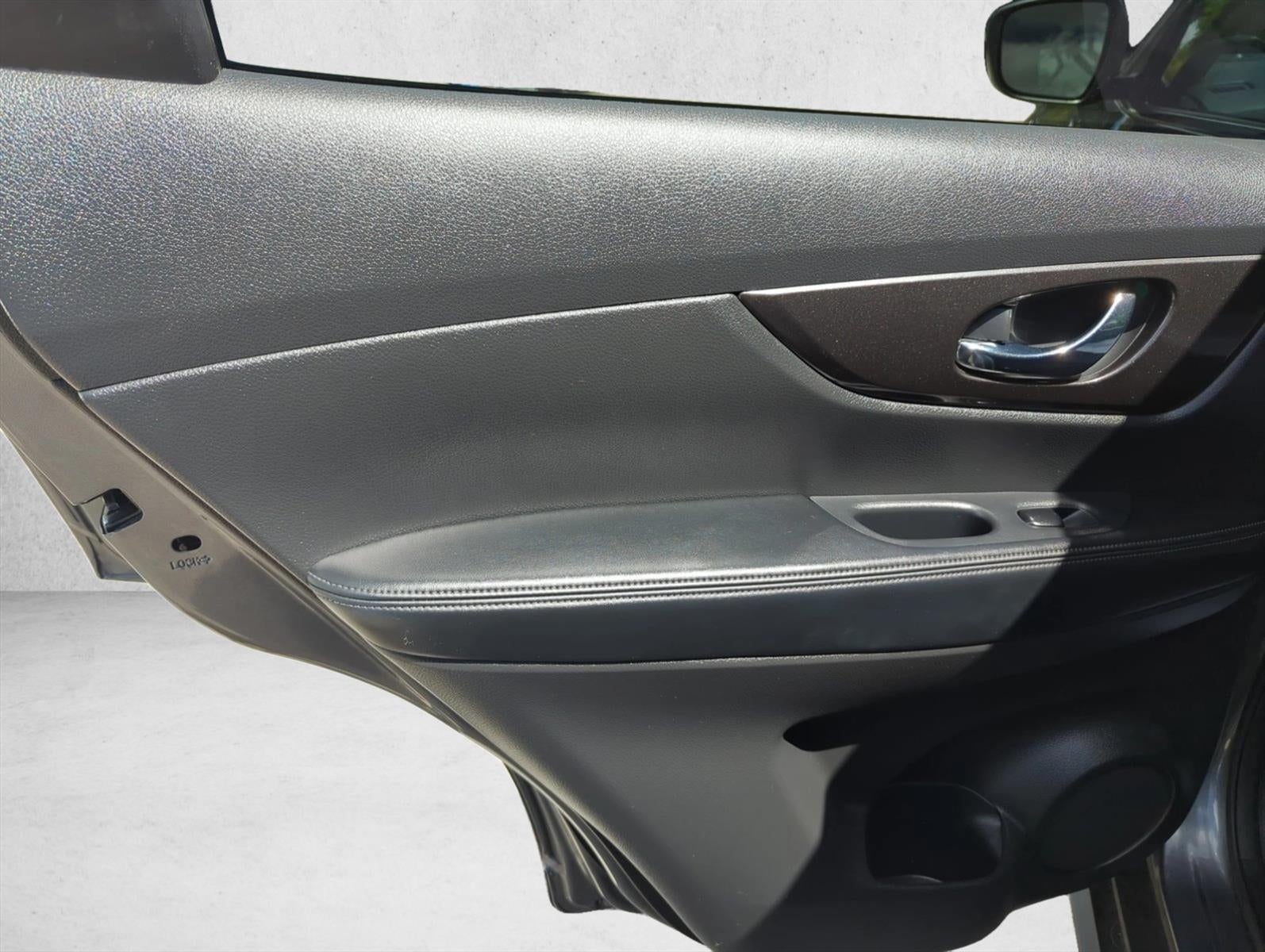 2020 Nissan Rogue FWD SV
