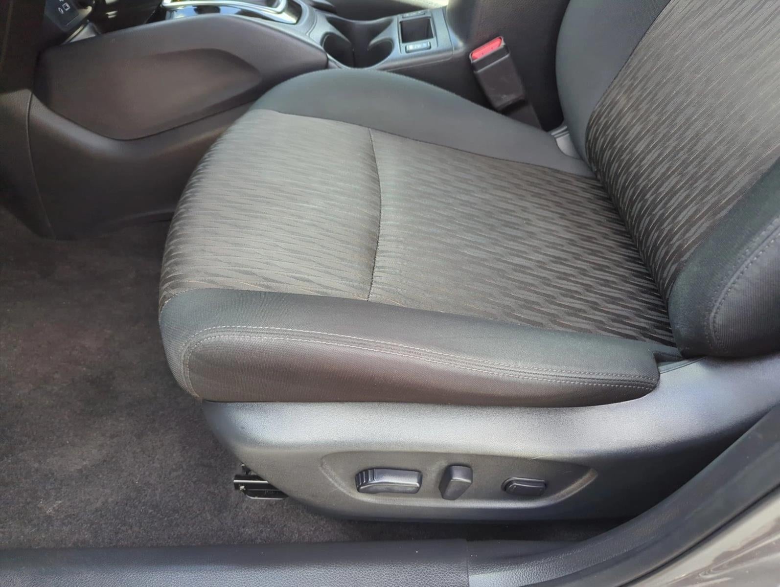 2020 Nissan Rogue FWD SV