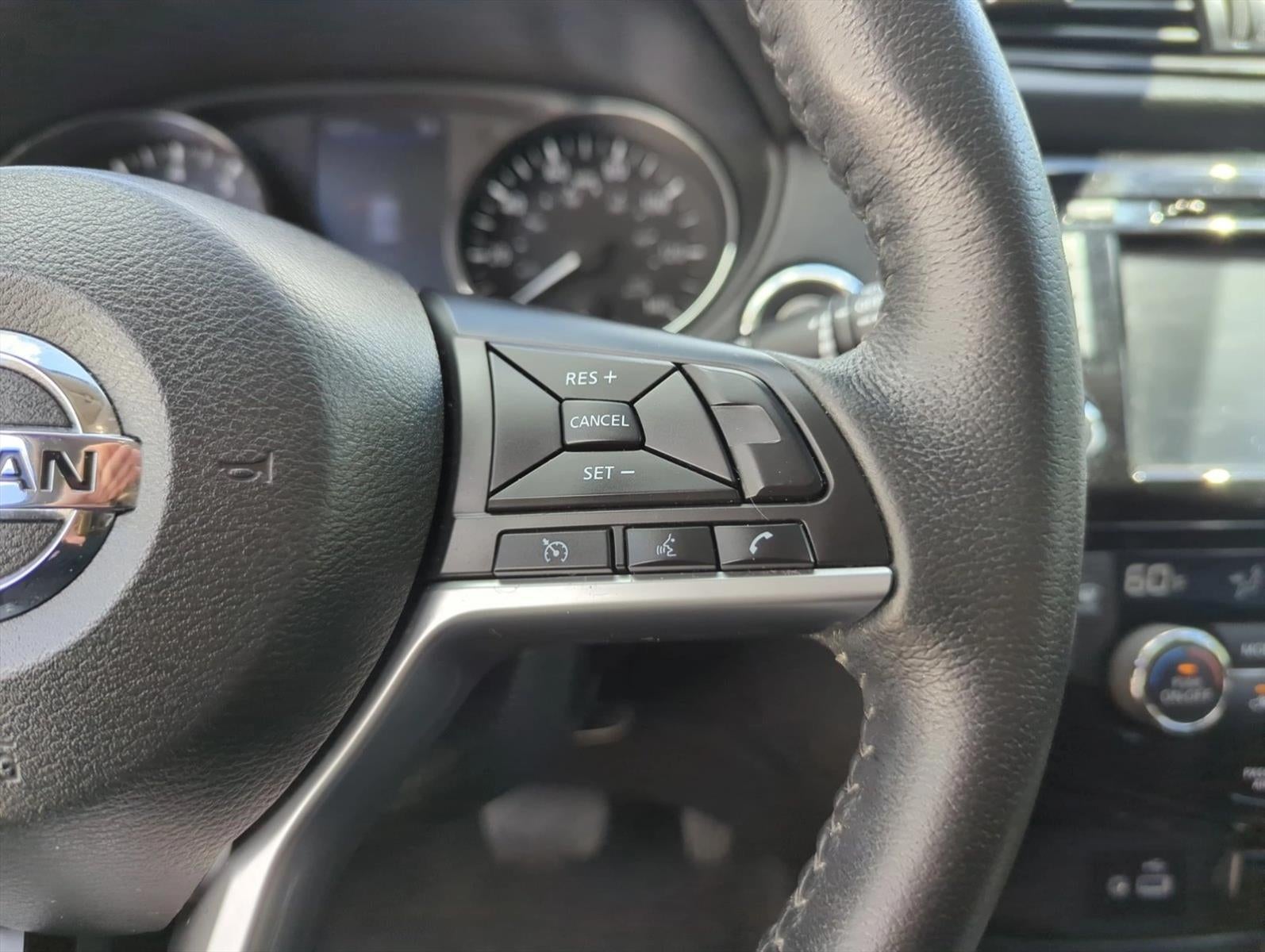 2020 Nissan Rogue FWD SV