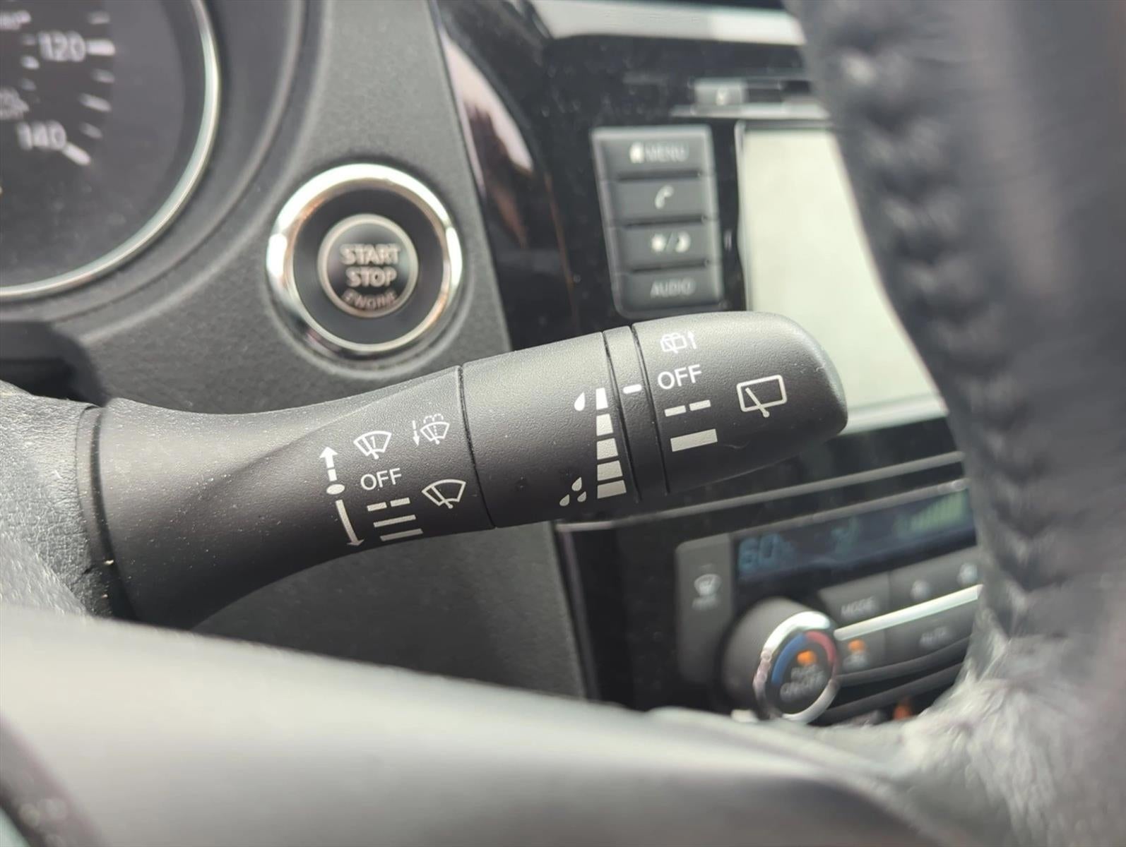2018 Nissan Rogue FWD SV