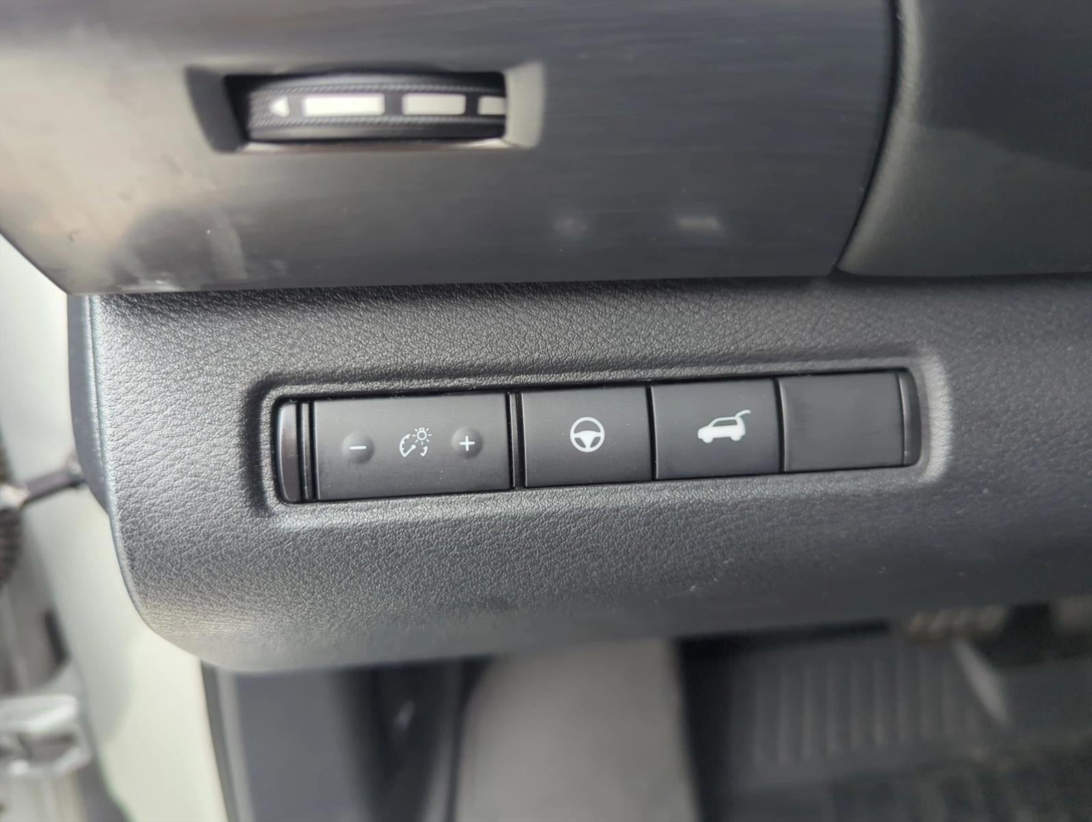 2022 Nissan Pathfinder SL 2WD