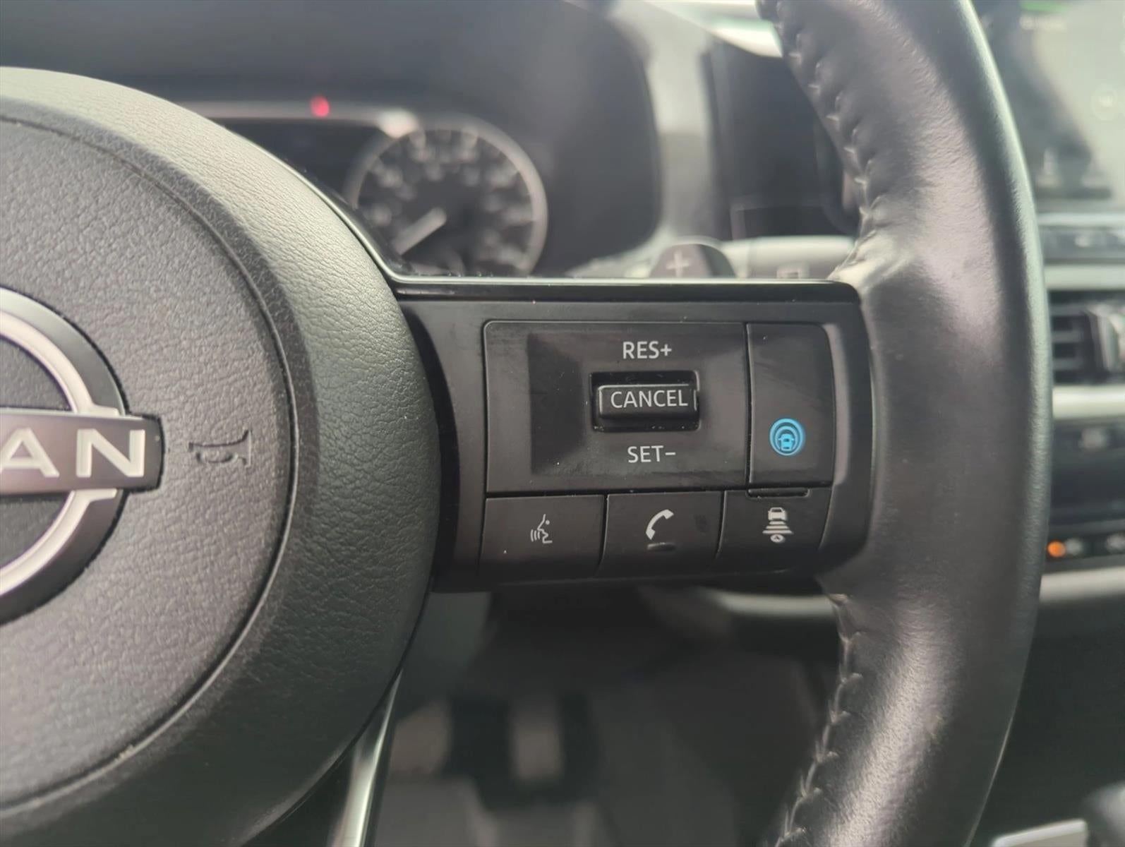 2022 Nissan Pathfinder SL 2WD