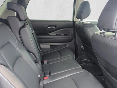 2022 Nissan Pathfinder SL 2WD