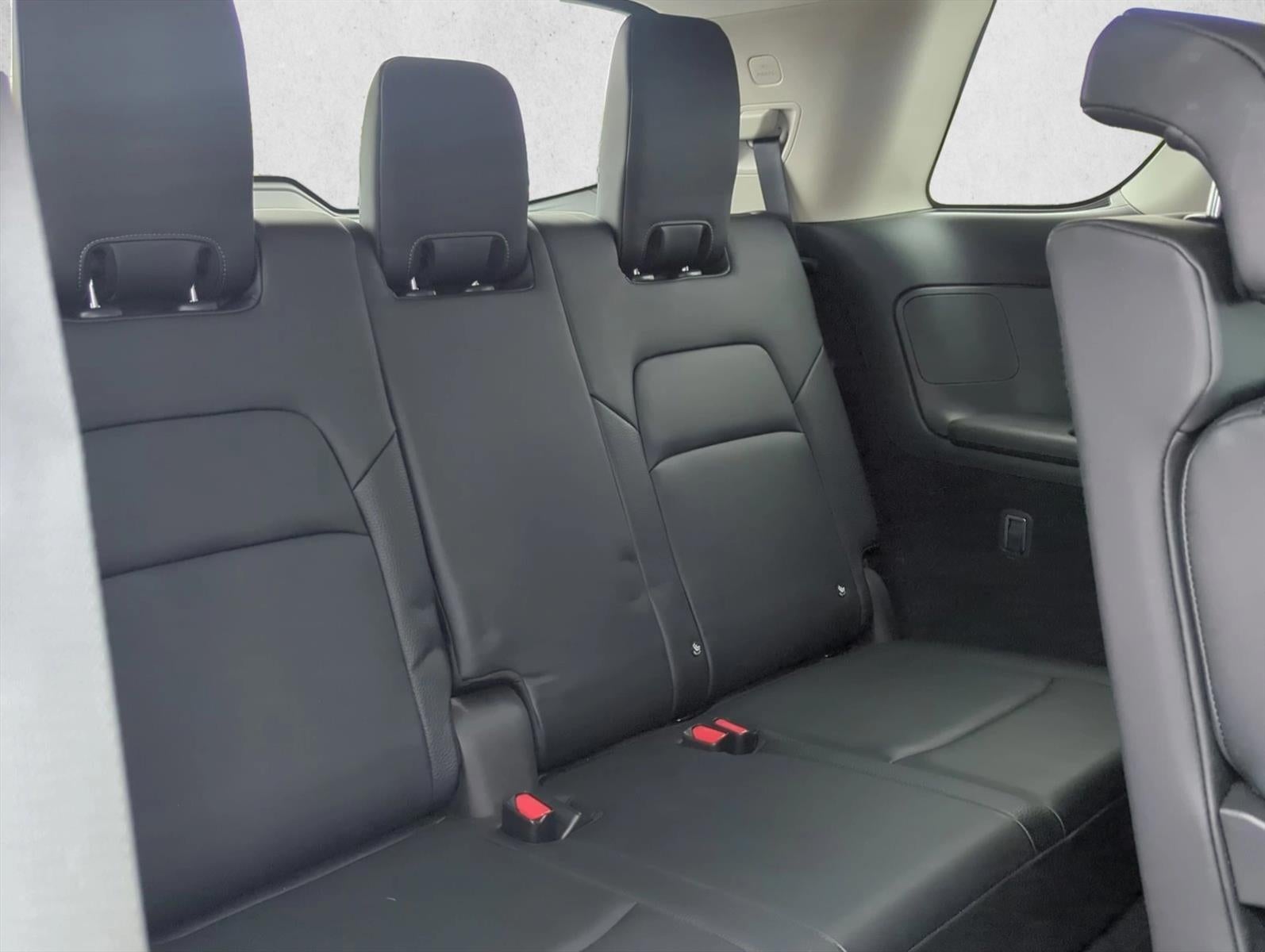 2022 Nissan Pathfinder SL 2WD