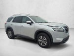 2022 Nissan Pathfinder SL 2WD
