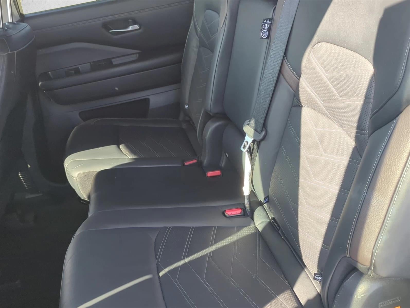 2024 Nissan Pathfinder Platinum 2WD