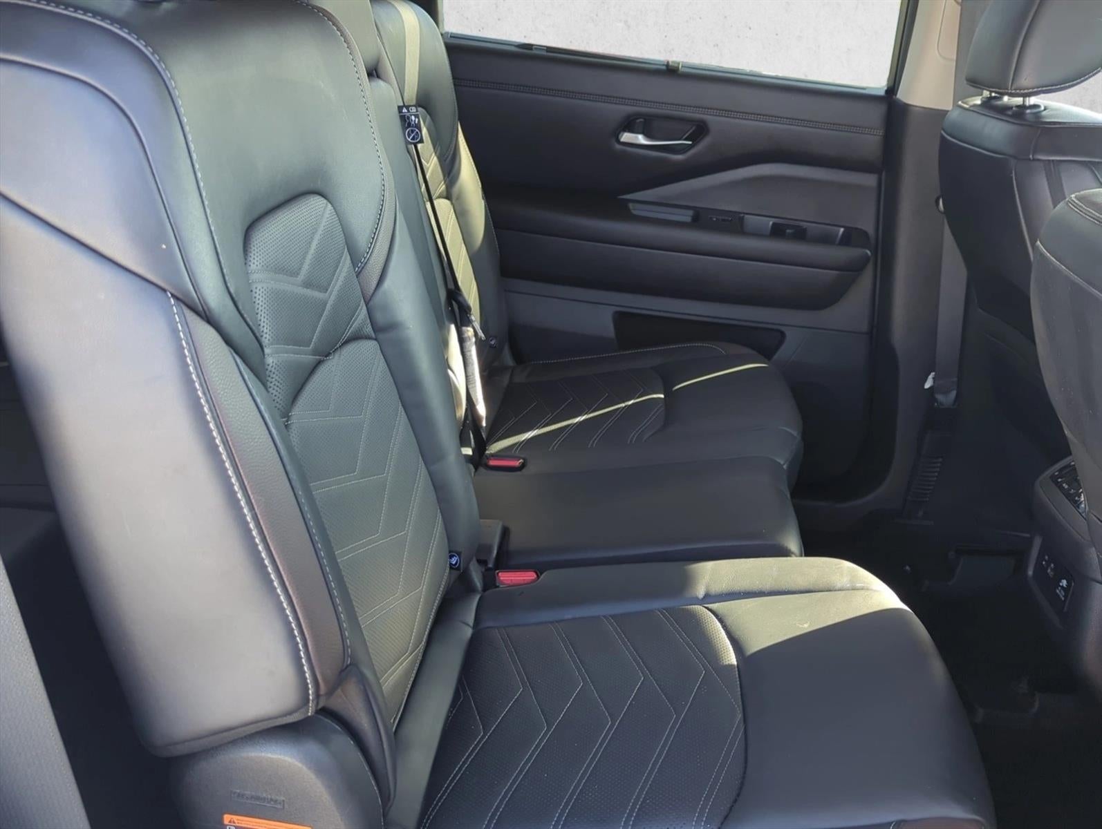 2024 Nissan Pathfinder Platinum 2WD