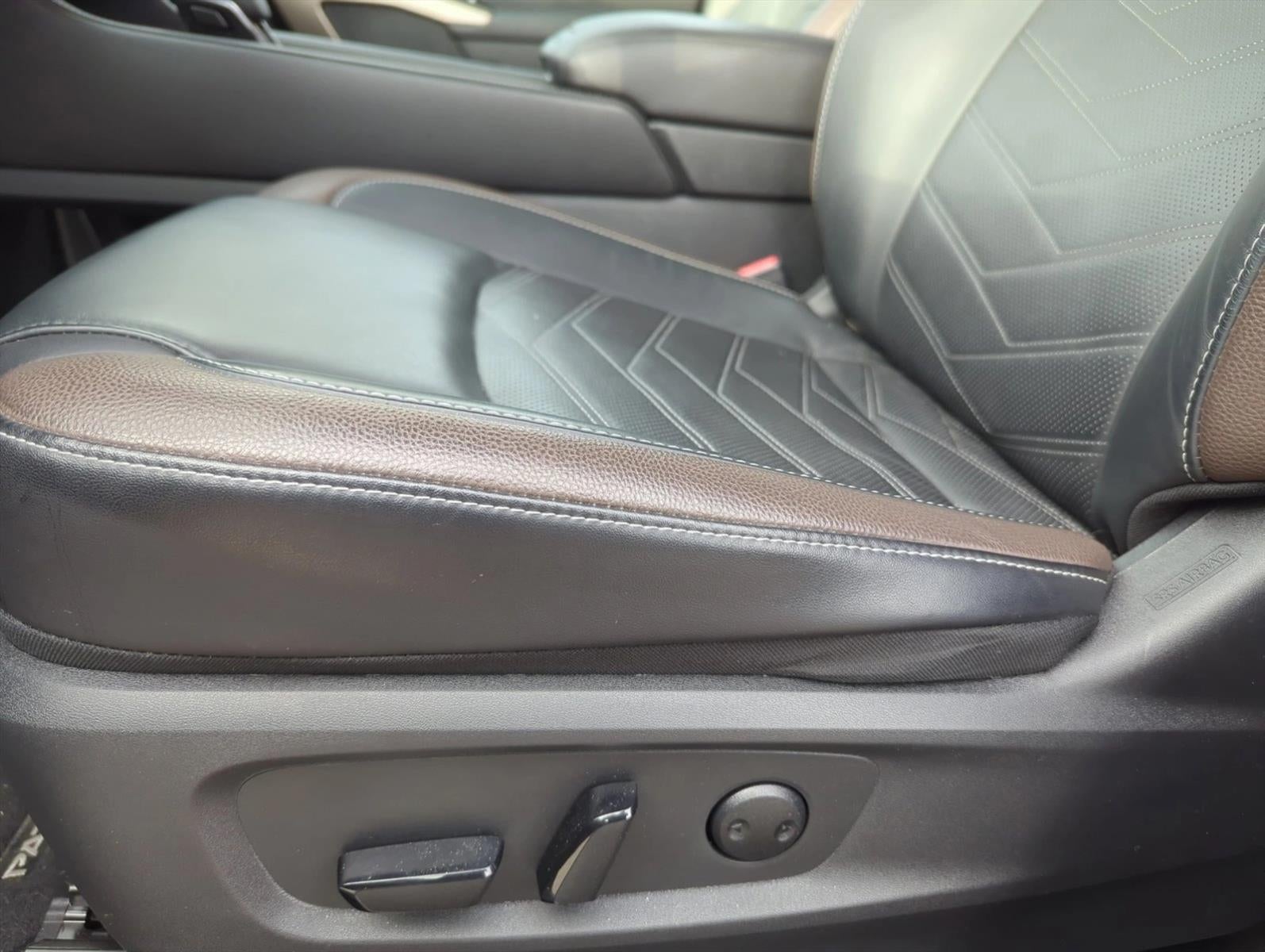 2025 Nissan Pathfinder Platinum 2WD