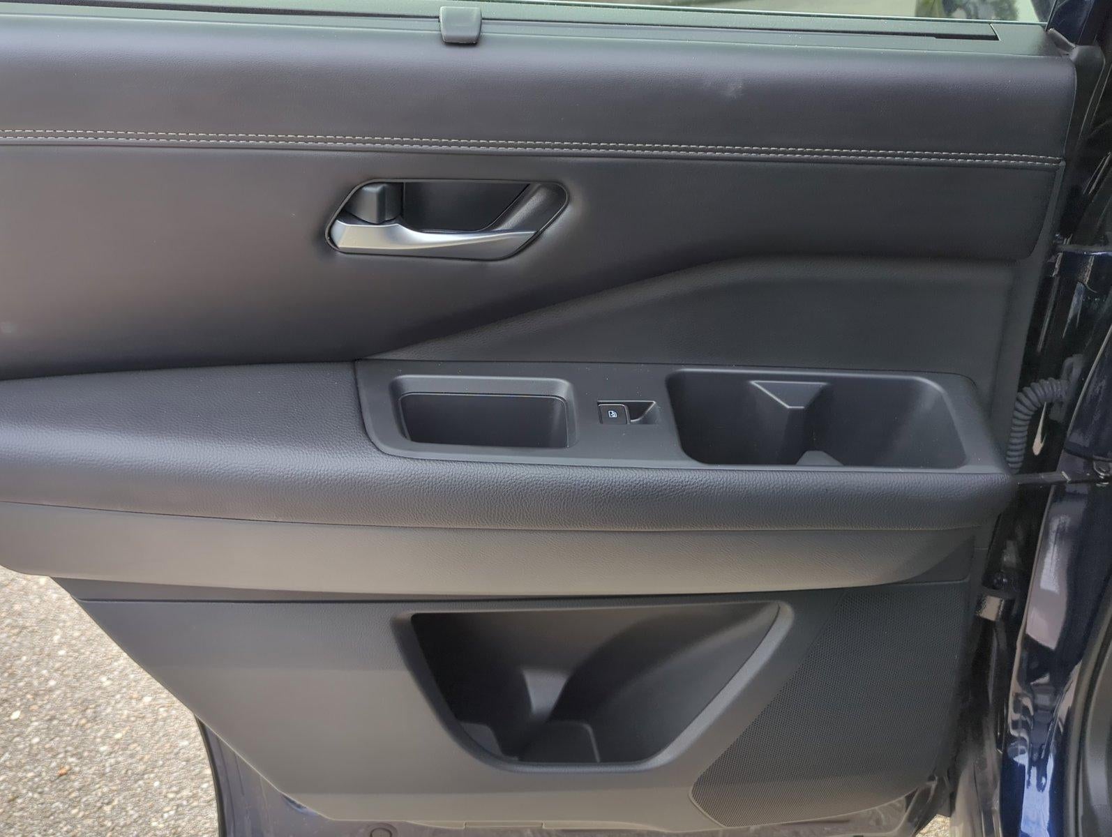 2025 Nissan Pathfinder Platinum 2WD