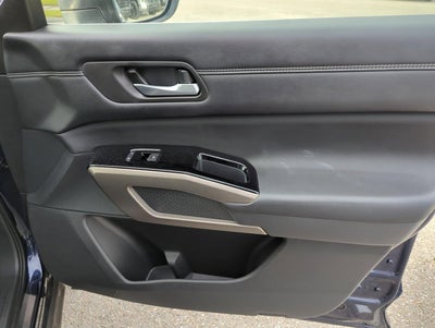 2025 Nissan Pathfinder Platinum 2WD