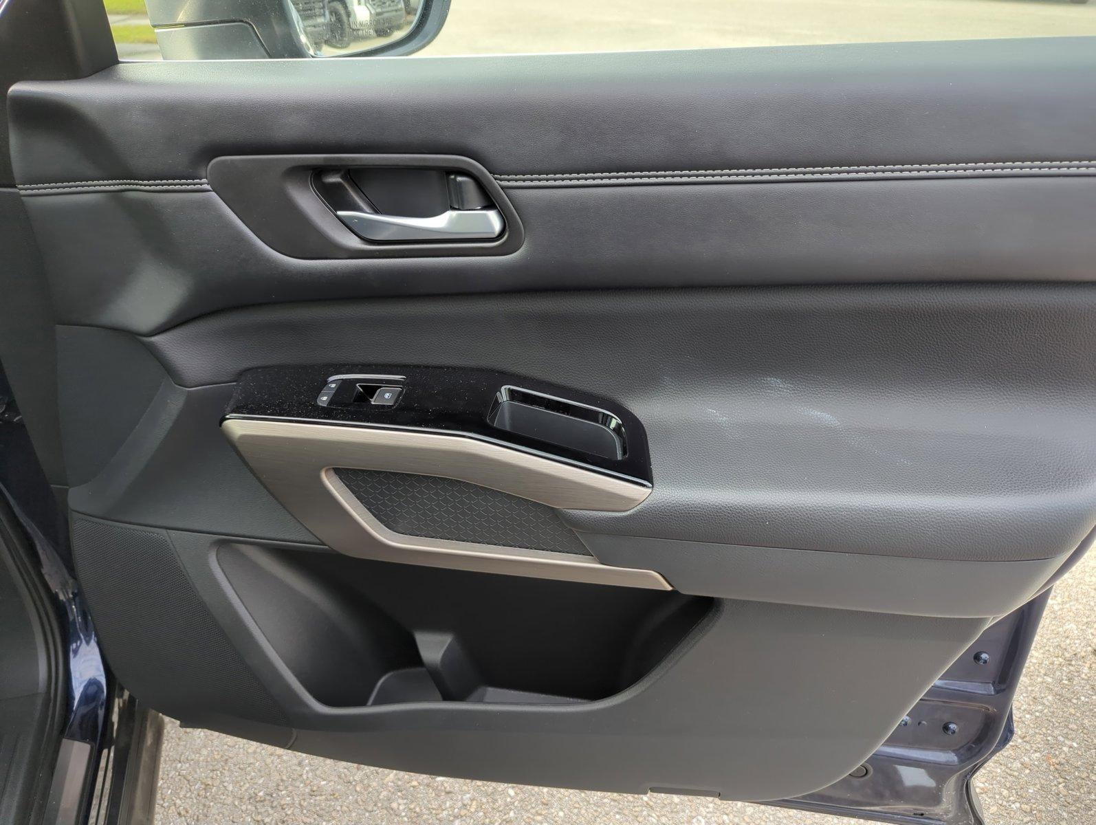 2025 Nissan Pathfinder Platinum 2WD