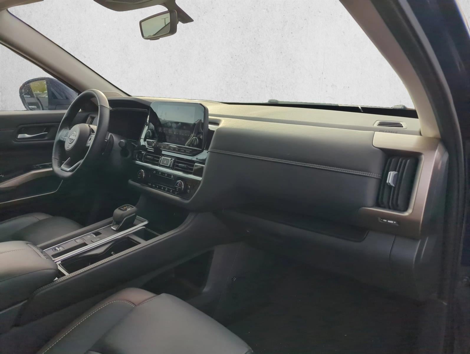 2025 Nissan Pathfinder Platinum 2WD