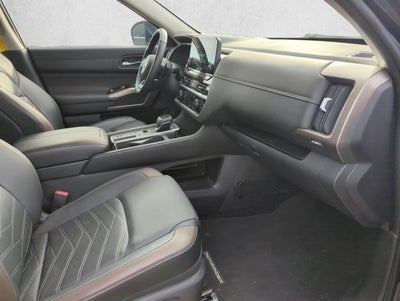 2025 Nissan Pathfinder Platinum 2WD