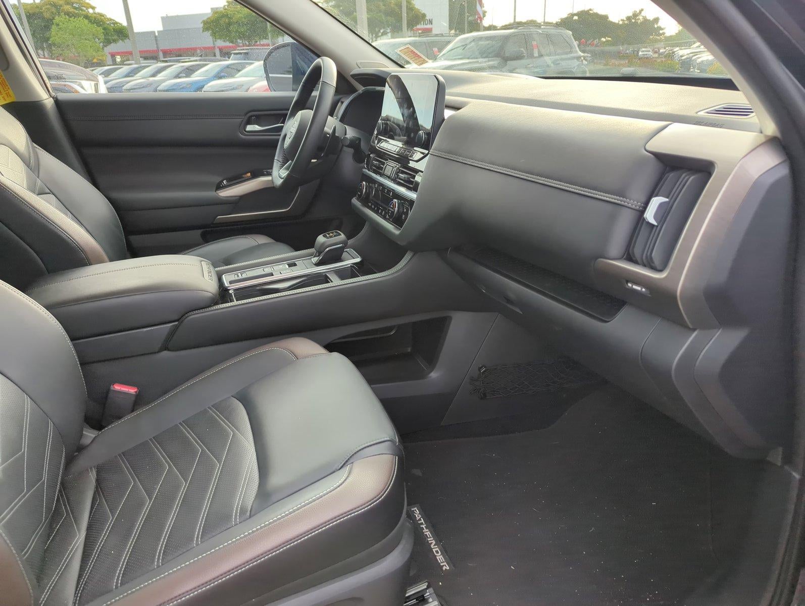 2025 Nissan Pathfinder Platinum 2WD