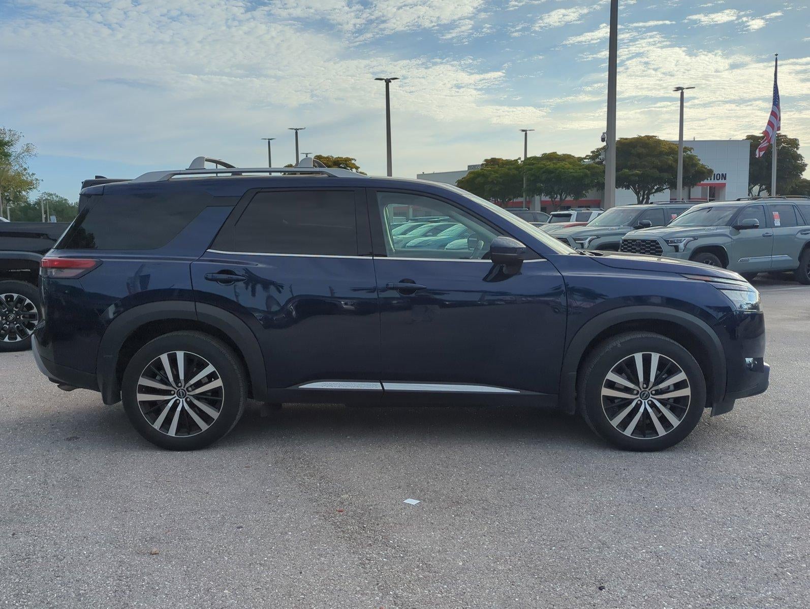 2025 Nissan Pathfinder Platinum 2WD