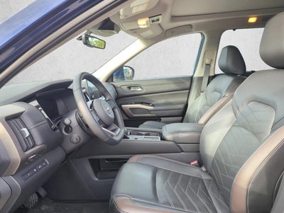 2025 Nissan Pathfinder Platinum 2WD