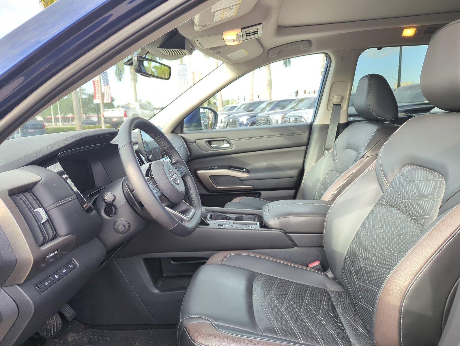 2025 Nissan Pathfinder Platinum 2WD